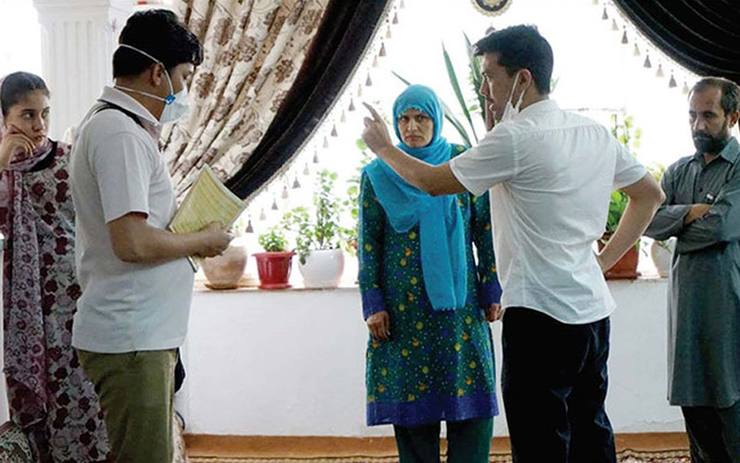 محمدرضا محمدی از هنرجویان افغانستانی دوره فیلم سازی انجمن سینمای جوان مشهد است که چندی پیش توانست با فیلم کوتاه «نازپری» به جشنواره chelkinofest روسیه راه پیدا کند و جایزه بهترین فیلم را در این رویداد به دست آورد. در ادامه گپ وگفت ما با این فیلم ساز را درباره شروع فعالیت هایش و فیلم «نازپری» می‌خوانید.