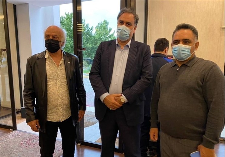 مصوباتی که درنشست اخیر هیات مدیره باشگاه استقلال با اعمال نفوذ وزیر ورزش تصویب شد، نشان می‌دهد شکاف عمیقی میان اعضای هیات مدیره استقلال و مدیرعاملی که منصوب آن‌ها نیست، وجود دارد.