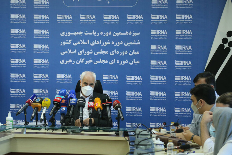 نامزد سیزدهمین دوره انتخابات ریاست جمهوری تاکید کرد: باید از هر امکانی برای حفظ جمهوریت نظام جمهوری اسلامی بهره‌برداری کنیم تا رای مردم به عنوان تعیین کننده محوری برای خود مردم و کشور باشد.