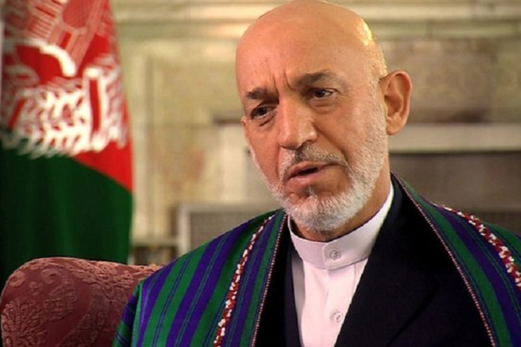 رئیس جمهور سابق افغانستان اظهار داشت که بحران افغانستان جنگ مردم این کشور نیست و طرفداران جمهوریت و طالبان قربانی منافع خارجی‌ها شده‌اند.