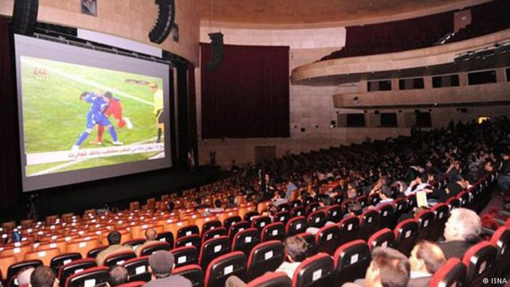 بلیت‌فروشی برای پخش مسابقه امروز تیم ملی فوتبال در سینماها مجوز گرفت.