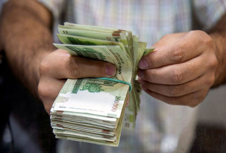با گذشت ۱۹ مرحله از پرداخت کمک معیشتی حاصل از افزایش قیمت بنزین، در حال حاضر بیش از ۶۰ میلیون نفر با هزینه سالانه ۳۱ هزار میلیاردی از این محل یارانه نقدی دریافت می‌کنند.