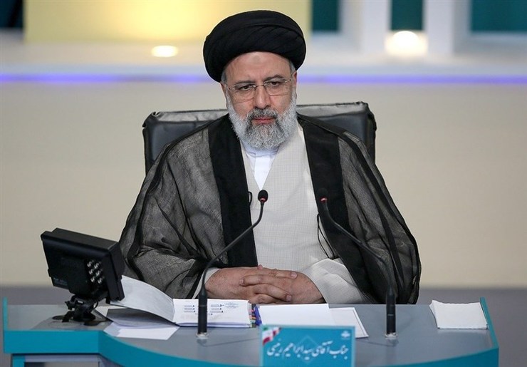 ابراهیم رئیسی در تاریخ بیش از چهل ساله جمهوری اسلامی جایگاه‌های مختلفی داشته و مانند هر مقام مسئول دیگری درباره فضای مجازی و حوزه فناوری، اظهار نظر‌های مختلفی در این سال‌ها بیان کرده است. در این مطلب به گزیده دیدگاه‌های رئیسی در طول سالیان اخیر درباره فضای مجازی و موضوعات حوزه فناوری می‌پردازیم.