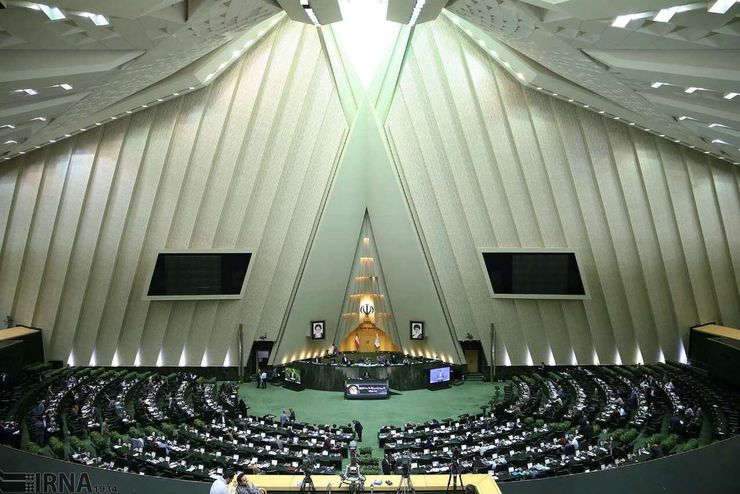  نماینده شهریار در ارتباط با لایحه رتبه‌بندی معلمان، توضیحاتی ارائه کرد.