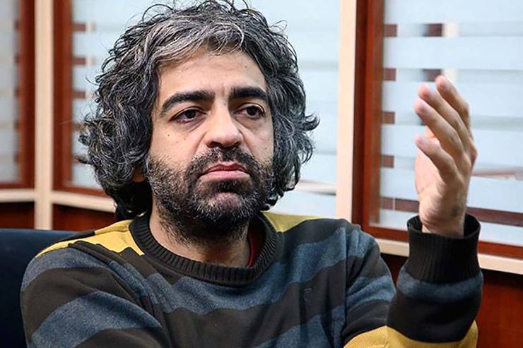 بابک خرمدین حدود ۱۰ روز بعد از کشف بخشی از پیکرش امروز پنجشنبه ۶ خرداد ماه در قطعه هنرمندان بهشت زهرا به خاک سپرده شد.