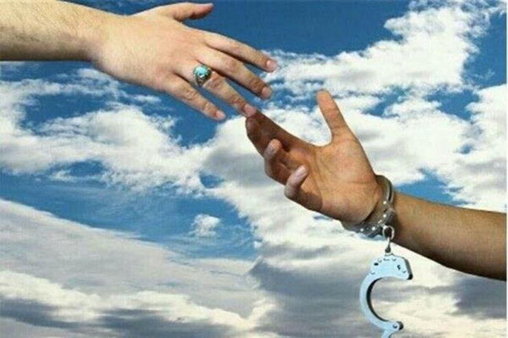 همزمان با سالروز میلاد امام مهربانی‌ها، حضرت علی‌ابن‌موسی‌الرضا(ع) و مصادف با آغاز هفته قوه قضائیه، ۳۰۸ زندانی نیازمند در زندان‌های خراسان رضوی در جوار بارگاه منور رضوی از نعمت آزادی بهره‌مند شدند.