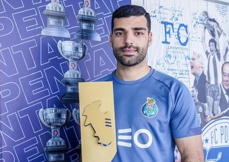 مهدی طارمی، مهاجم ملی پوش کشورمان، بعد از یک فصل درخشان به همراه پورتو مشتریان زیادی پیدا کرده و شایعات زیادی درباره احتمال جدایی اش به گوش می‌خورد.