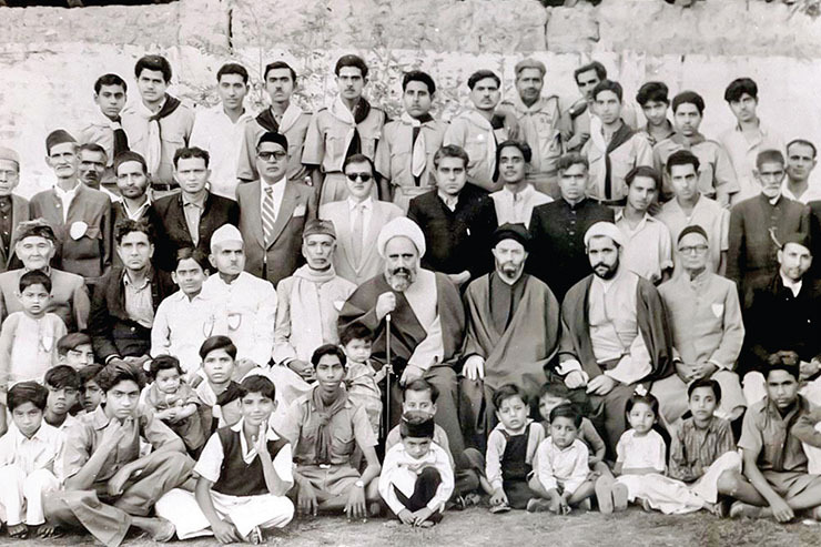 به مناسبت سالگرد در گذشت درگذشت علامه امینی(ره) برای واکاوی هرچه بیشتر زوایای کمترشناخته شده این متفکر بزرگ، با فرزند چهارم ایشان، حجت الاسلام احمد امینی و بررسی تأثیر کتاب «الغدیر» و شناختن زوایای ناپیدای این کتاب ارزشمند با دکتر محمدعلی مهدوی راد گفت وگویی انجام داده ایم.