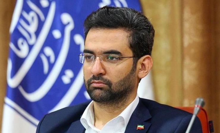 بعد از اینکه دو روز پیش ایلان ماسک گفت اینترنت ماهواره‌ای تا یک ماه دیگر در سراسر جهان در دسترس خواهد بود، وزیر ارتباطات و فناوری اطلاعات امروز با تاکید بر این که اینترنت ماهواره‌ای برای ما تهدید نیست، گفته است ما مقررات سرزمینی برای استفاده از فناوری‌های ماهواره‌ای داریم و هر شرکتی که بخواهد فعال شود باید از ما مجوز بگیرد، البته اگر حقوق بین‌الملل را رعایت کنند.
