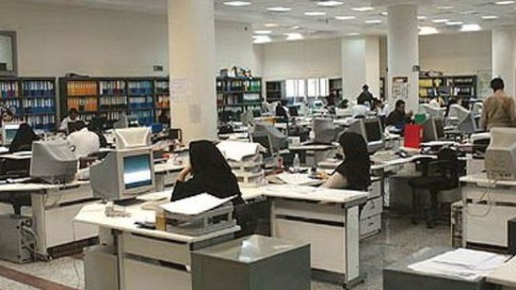 معاون عمران و توسعه امور شهری و روستایی وزیر کشور و رئیس سازمان شهرداری‌ها و دهیاری‌های کشور با اشاره به صدور مجوز استخدام ۳۴۸ نیروی قرارداد کارمعین در شهرداری اصفهان، گفت: انتظار می‌رود با همکاری سایر شهرداری‌ها و دفاتر امور شهری و شورا‌های استانداری‌ها و تسریع در ارسال اطلاعات مورد نیاز، شاهد تسریع در روند اعطای مجوز به کارگیری نیروی قرارداد کار معین در تمامی شهرداری‌های کشور باشیم.