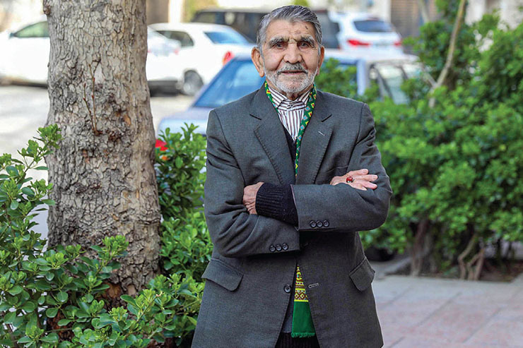 سید علی عنبری یک دهه قبل یک قطعه زمین ۶۰۰ متری در محله اقدسیه را برای ساخت مسجد اهدا کرد.