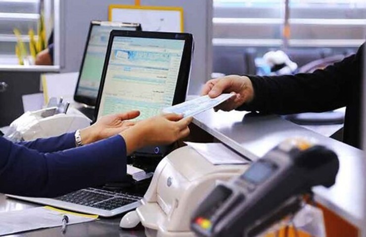 وام بازنشستگان تأمین اجتماعی قرض‌الحسنه است و مبلغ اقساط ماهانه آن هم حدود ۲۰۰ هزار تومان است.