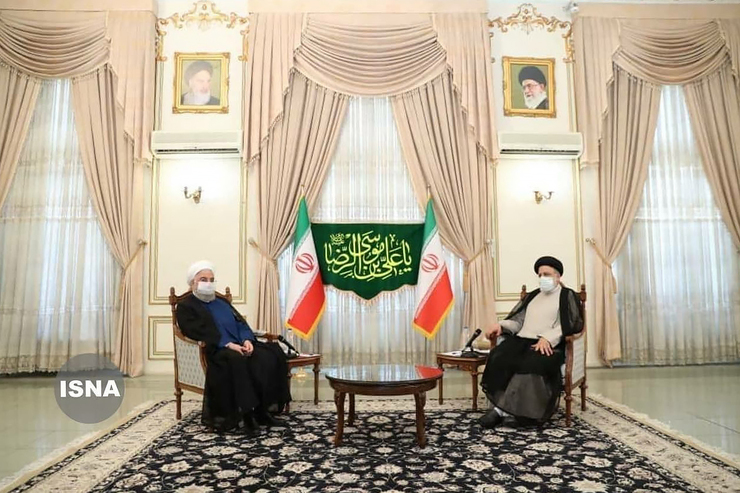 رییس جمهور منتخب با رئیس جمهور مستقر دیدار کرد.