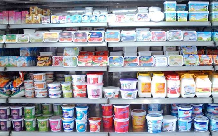 شرکت‌های لبنیاتی قبل از اعلام نرخ جدید شیرخام از ابتدای سال ۱۴۰۰ افزایش قیمت پلکانی را روی محصولات لبنی خود لحاظ کردند، اما باید دید با تصویب نرخ جدید شیرخام، قیمت محصولات لبنی چقدر افزایش می‌یابد.