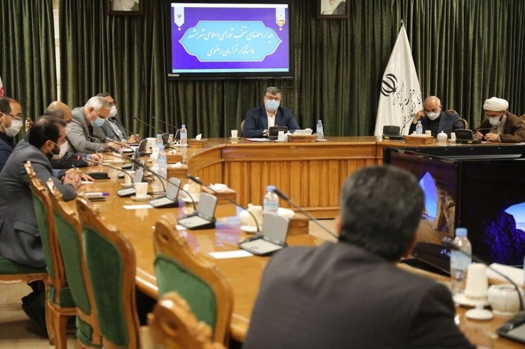  استاندار خراسان رضوی ضمن بیان اینکه در عین ساماندهی باید از گسترش حاشیه شهر جلوگیری کنیم، گفت: با توجه به ظرفیت‌های بالقوه و بالفعل مشهد مقدس باید برای این کلانشهر در مقیاس ملی و بین المللی برنامه ریزی شود.