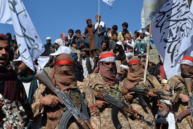 ویدئویی که سی ان ان از اعدام ۲۲ کماندوی افغان در هنگام تسلیم توسط طالبان منتشر کرده است ، انتقادات به عقب نشینی نیروهای آمریکایی از افغانستان را تشدید کرده است.