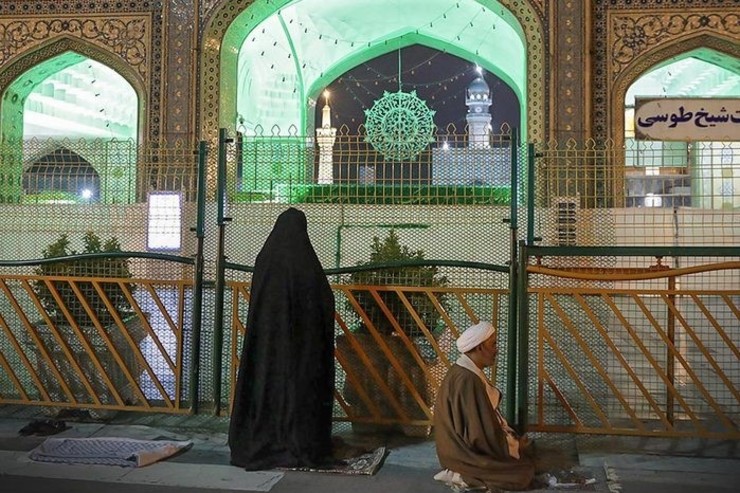 پیامبر صلی الله علیه و آله: هر کس در شب ۱۸ ماه رمضان، این نماز را بخواند، چهار رکعت در هر رکعت یک بار سوره حمد و بیست و پنج بار سوره کوثر را قرائت کند، ملک الموت به او بشارت می‌دهند که خداوند تبارک و تعالی از او راضی و خشنود است.