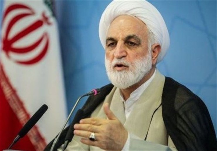 حجت‌الاسلام والمسلمین محسنی اژه‌ای در نخستین سفر استانی خود روز پنجشنبه ۲۴ تیر به همراه جمعی از مسئولان عالی قضایی به ایلام سفر کرد.