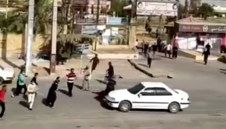 جانشین فرمانده انتظامی استان کهگیلویه و بویراحمد گفت: نزاع دسته جمعی مسلحانه در شهر دهدشت منجر به مجروحیت ۷ نفر از طرفین نزاع و کشته شدن یک نفر شد.