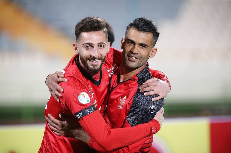 دلیل پنالتی زدن ۲ مهاجم پرسپولیس در دربی ۹۶ مشخص شد..