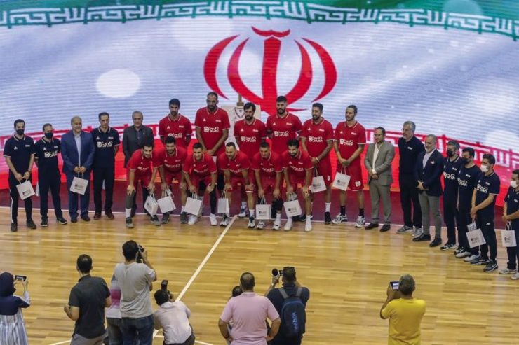 تیم ملی بسکتبال ایران پیش از اعزام به المپیک توکیو، بدون حضور مسئولان بلندپایه ورزش کشور بدرقه شد.