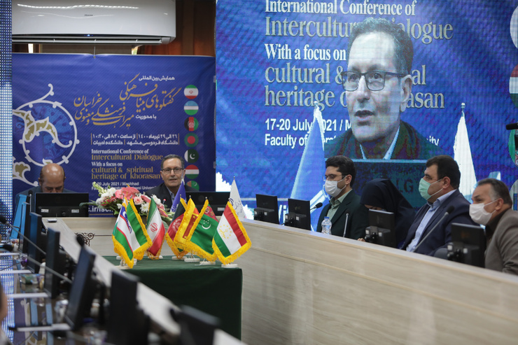 اولین روز از همایش بین‌المللی گفت‌وگوهای بینافرهنگی دیروز 26تیر در دانشکده ادبیات دانشگاه فردوسی مشهد برگزار شد.