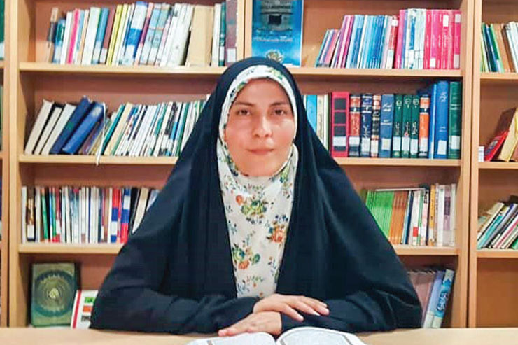 خدیجه بلقوریان، حافظ کل قرآن، تاکنون ۲۰ نفر از بانوان محله رسالت را به افتخار حافظی کلام وحی رسانده است.