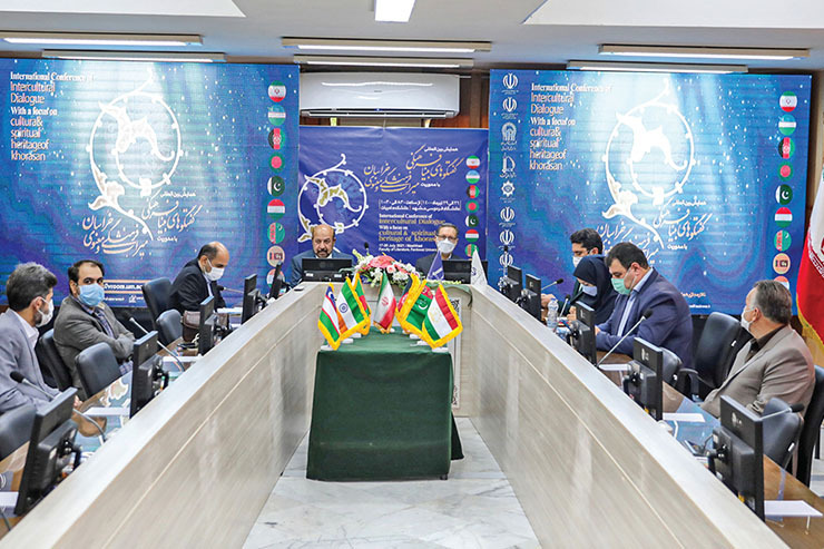 آیین گشایش همایش بین المللی گفتگو‌های بینافرهنگی صبح شنبه در تالار دکتر رجایی بخارایی دانشکده ادبیات فارسی دانشگاه فردوسی مشهد برگزار شد.