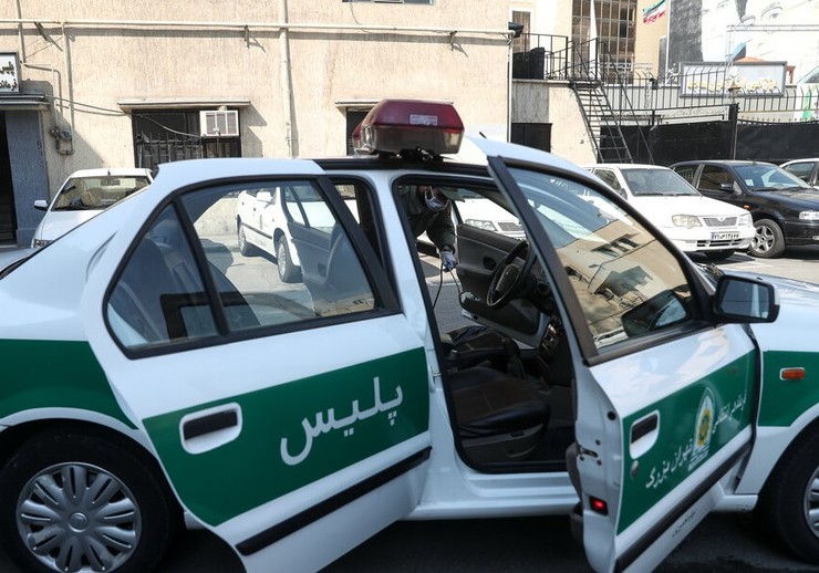 مادر تهرانی به جرم انداختن نوزاد خود به سطل آشغال در خیابان ستارخان بازداشت شد.