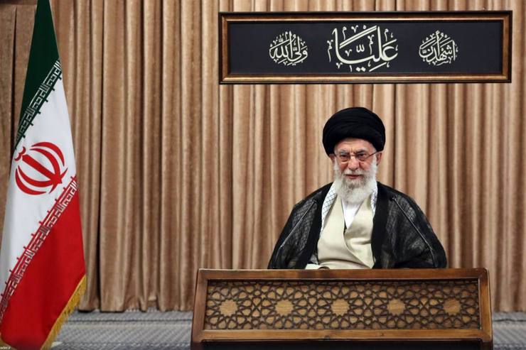 رهبر انقلاب: آمریکا در افغانستان تحقیر شد | ملت بیدار افغانستان مراقب جنگ نرم آمریکا باشد