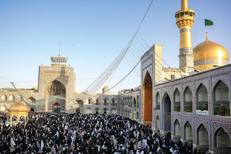 هم زمان با نهم ذی‌الحجه، حال و هوای شهر مشهد برای برگزاری دو آیین مذهبی پیش رو، رنگ و بوی نیایش و معنویت گرفت.