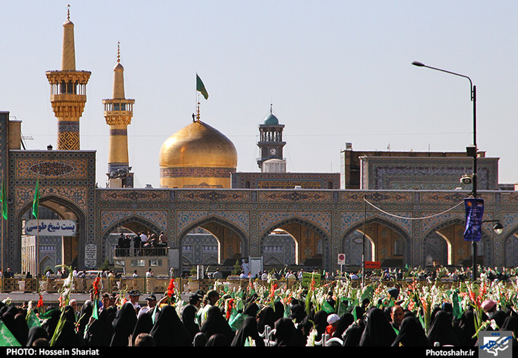 معاون خدمات شهری شهرداری مشهد، از آمادگی کامل مدیریت شهری برای آراستگی، فضا آرایی، نورپردازی و خدمت رسانی ویژه به زائران و مجاوران بارگاه امام رضا (ع)، در کلانشهر مشهد همزمان با دهه پر خیر و برکت ولایت خبر داد.