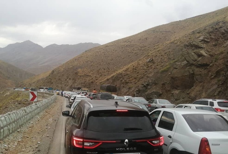 ویدئوهایی از ترافیک سنگین در جاده هراز برای سفر به شمال در فضای مجازی منتشر شده است. این در حالیست که پیش از این اعلام شده بود امکان سفر در شش روز تعطیلی نیست.