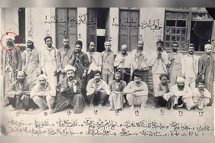 مشهد این دوران میدان درگیری موافقان مشروطه و موافقان شاه است که در نهایت به توپ بندی حرم مطهر رضوی منجر می‌شود.