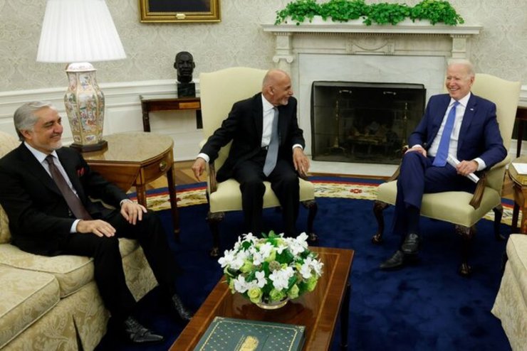 رئیس جمهوری افغانستان پس از دیدار با بایدن در جمع خبرنگاران گفت که در دیدار با بایدن از او نخواسته تا خروج نیروهای آمریکایی از افغانستان را به تاخیر بیندازد؛ اما هشدار داد که این اقدام می‌تواند پیامدهایی را برای هر دو طرف داشته باشد.