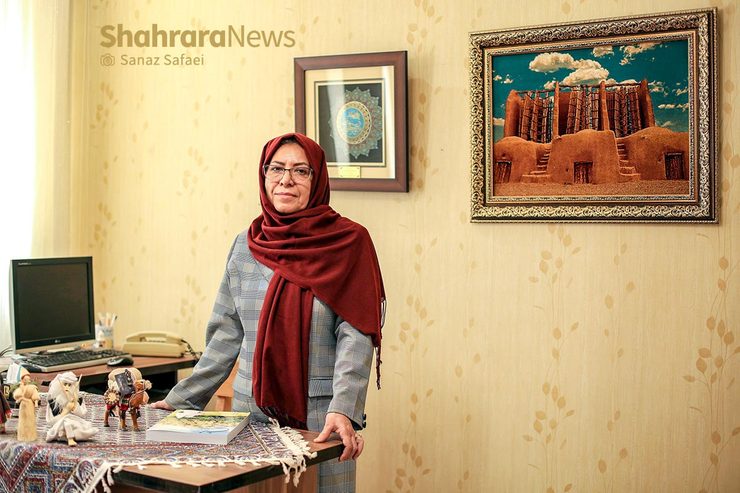 گفت‌وگو با بانو خدیجه بوزرجمهری، دانشیار گروه جغرافیا در دانشگاه فردوسی که با داشتن مقالات و تألیفات متعدد به دنبال ثبت روزی برای زنان روستاست.