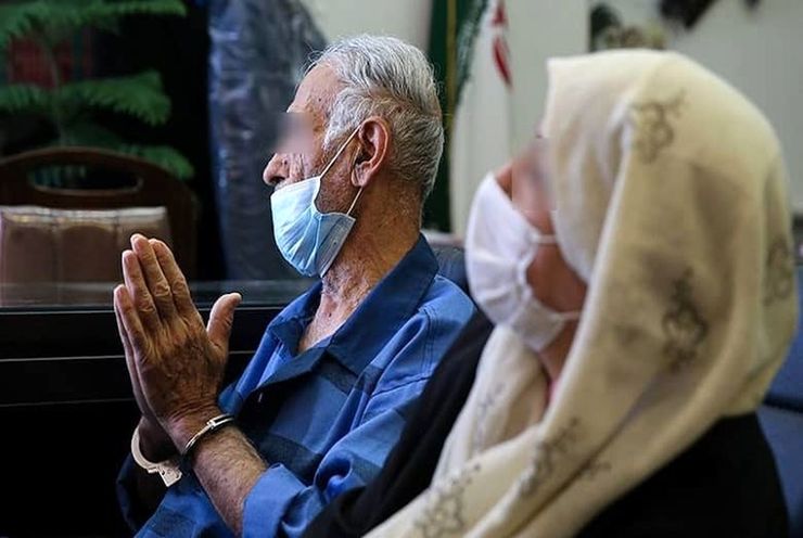 ایران موسوی ثانی، مادر بابک خرمدین، که به اتهام همدستی با همسرش در قتل پسر، دختر و دامادشان در زندان است در یک فایل صوتی خبر بُهت‌آور تجاوز همسرش به دخترشان آرزو را تایید کرد.