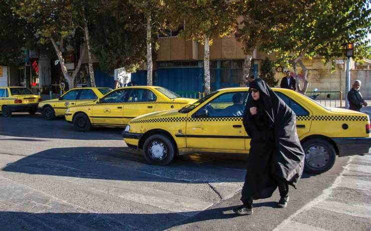 متقاضیان این وام ۱۰ و ۲۰ میلیونی، ابتدا باید در سامانه تاکسیرانی تهران ثبت‌نام کرده و بعد از دریافت معرفی‌نامه، می‌توانند به بانک مراجعه کنند.