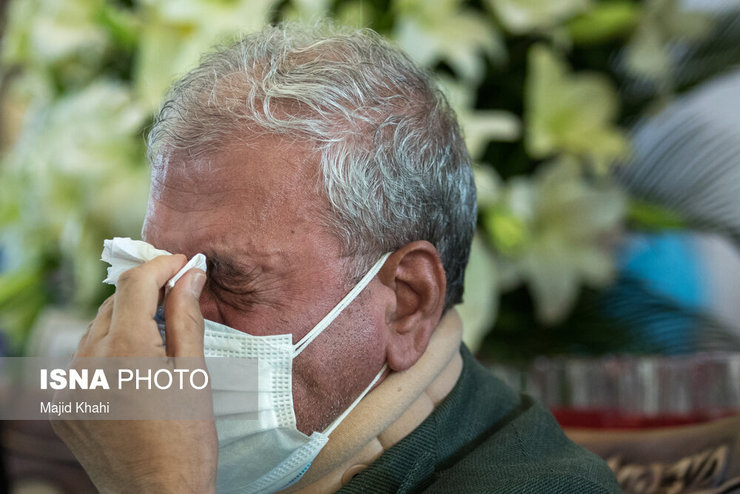 جمعی از مسئولان دولتی از جمله علی ربیعی سخنگوی دولت، سیدعباس صالحی وزیر فرهنگ و ارشاد اسلامی و احمد مسجدجامعی عضو شورای شهر تهران به دیدار خانواده جانباختگان اتوبوس خبرنگاران رفتند.