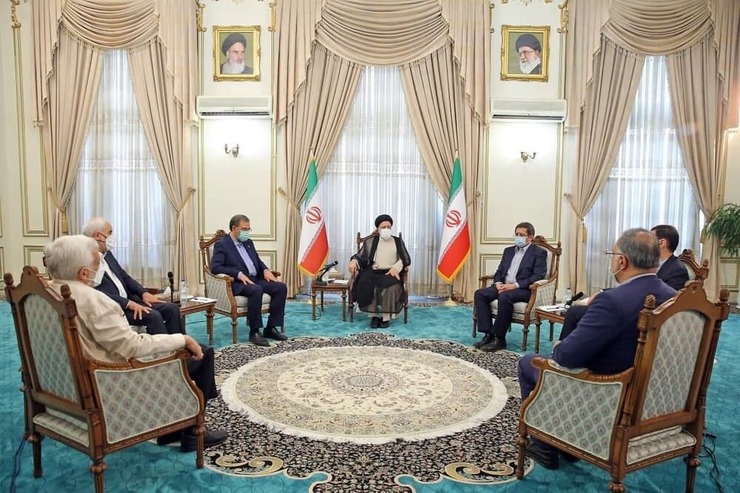 حجت الاسلام والمسلمین سید ابراهیم رئیسی، رئیس جمهور منتخب با ۶ کاندیداهای انتخابات ۱۴۰۰ دیدار کرد. 
