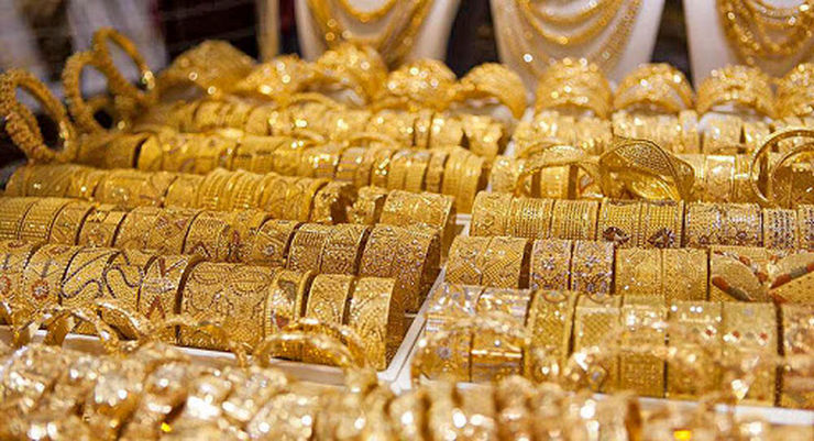 در حالی که تقویت دلار سبب گرانتر شدن طلا برای خریدارانی شده که از ارزهای دیگر استفاده می کنند و تاثیر افت سوددهی اوراق قرضه آمریکا و آمارهای ضعیف اقتصادی را خنثی نموده است، قیمت طلا روز جمعه شاهد کاهش بود و در مسیر اولین هفته کاهشی ۵ هفته اخیر قرار گرفت.