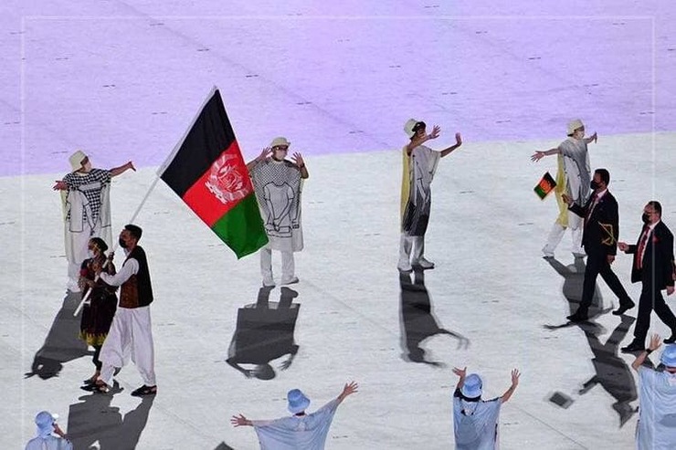 امروز در مراسم رسمی افتتاحیه المپیک توکیو شرکت کنندگان افغانستانی حاضر در المپیک 2020 در مراسم رژه حاضر شدند و مورد تشویق حاضران در مراسم افتتاحیه قرار گرفتند.