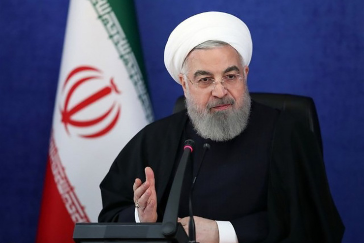 رییس جمهوری با تاکید بر اینکه راه نجات کشور اعتدال و تعامل سازنده است، گفت: باید به این نتیجه برسیم که دوران تندروی و افراطی گری به پایان رسیده است.با تخریب و هتاکی نسبت به یکدیگر نمی‌توانیم کشور را به پیشرفت برسانیم.