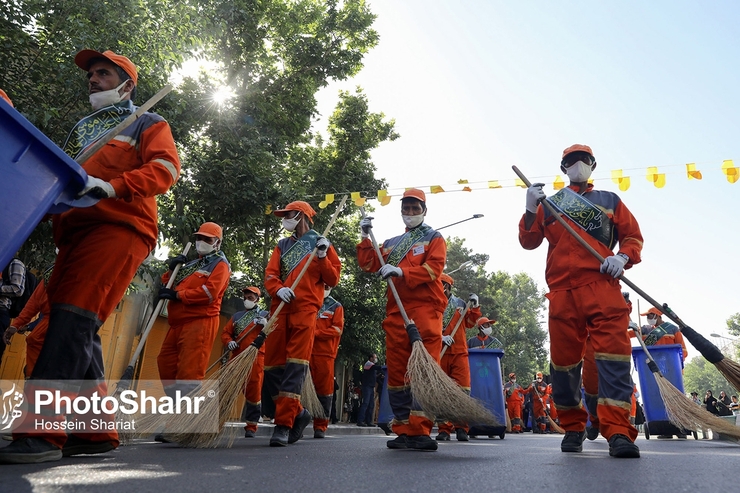 پاکبان جوان مشهدی در اثر برخورد خودروی سواری با وی درگذشت.