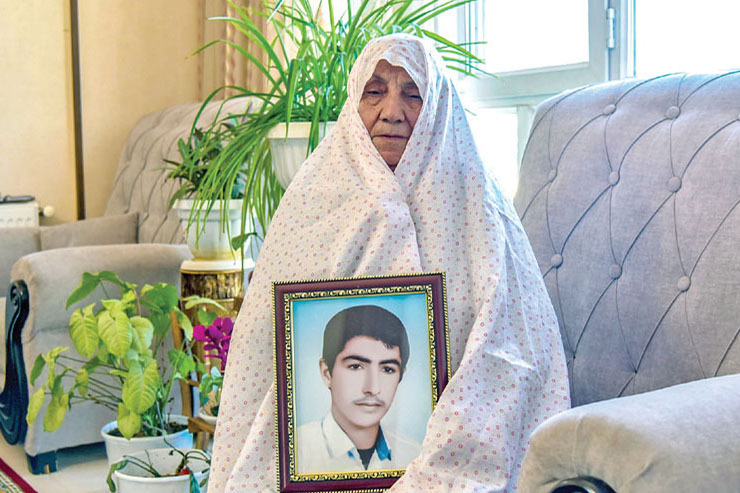 مادر شهید محمدرضا عبدی، مداح اهل بیت (ع) و مادربزرگ محله رازی است.