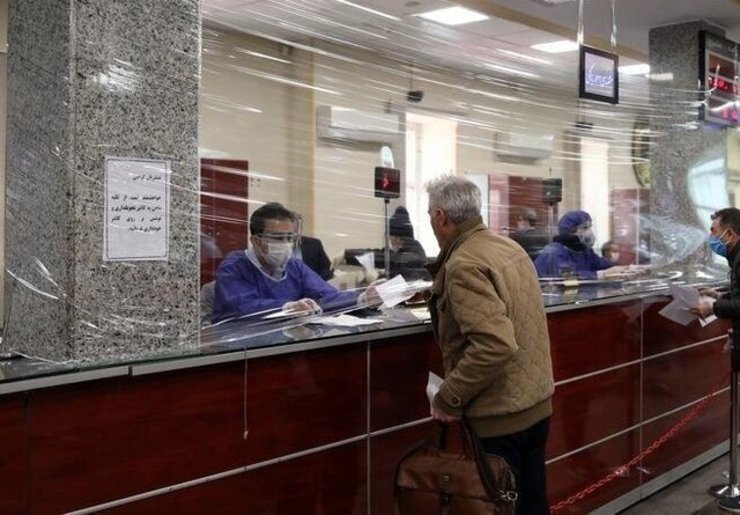 دبیر شورای هماهنگی بانک‌ها گفت: کارکنان شاغل نظام بانکی از امروز باید برای دریافت واکسن کرونا به وبسایت تعیین شده مراجعه و اقدام به ثبت نام کنند.