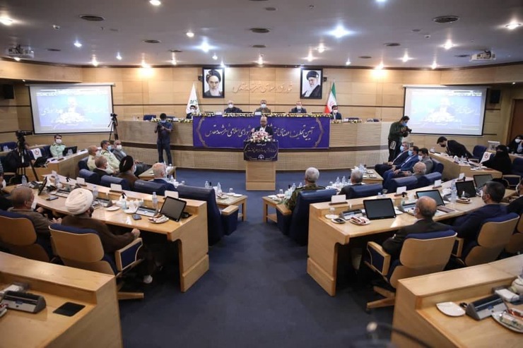مراسم تحلیف شورای ششم مشهد امروز در تالار شورا با حضور جمعی از مسئولان شهری برگزار شد.