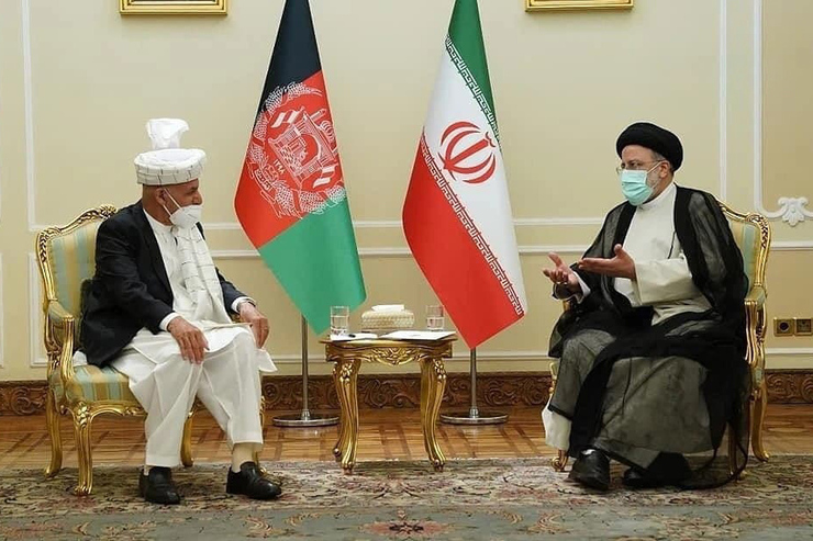 قبل از ظهر امروز با آیت الله سیدابراهیم رئیسی با محمد اشرف غنی رئیس جمهور افغانستان در مقر ریاست جمهوری با یکدیگر دیدار کردند.