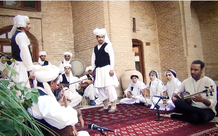 علی قمصری در بیست و نهمین قسمت پروژه‌ «تار ایرانی» با گروه «سرو خراسان» در  تربت‌جام هم‌نوازی کرده است.
