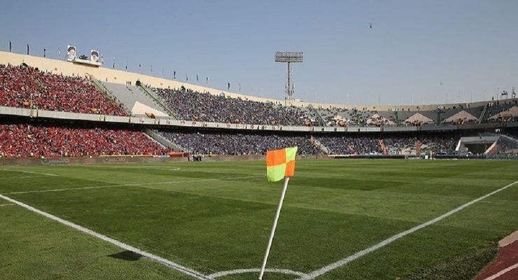 درحالی که زمزمه لغو جذب مربی و بازیکن خارجی در فدراسیون فوتبال شنیده می‌شود، خبر دیگری حاکی از احتمال آزاد شدن ورود تماشاگران به ورزشگاه‌ها در فصل جدید لیگ برتر فوتبال است.
